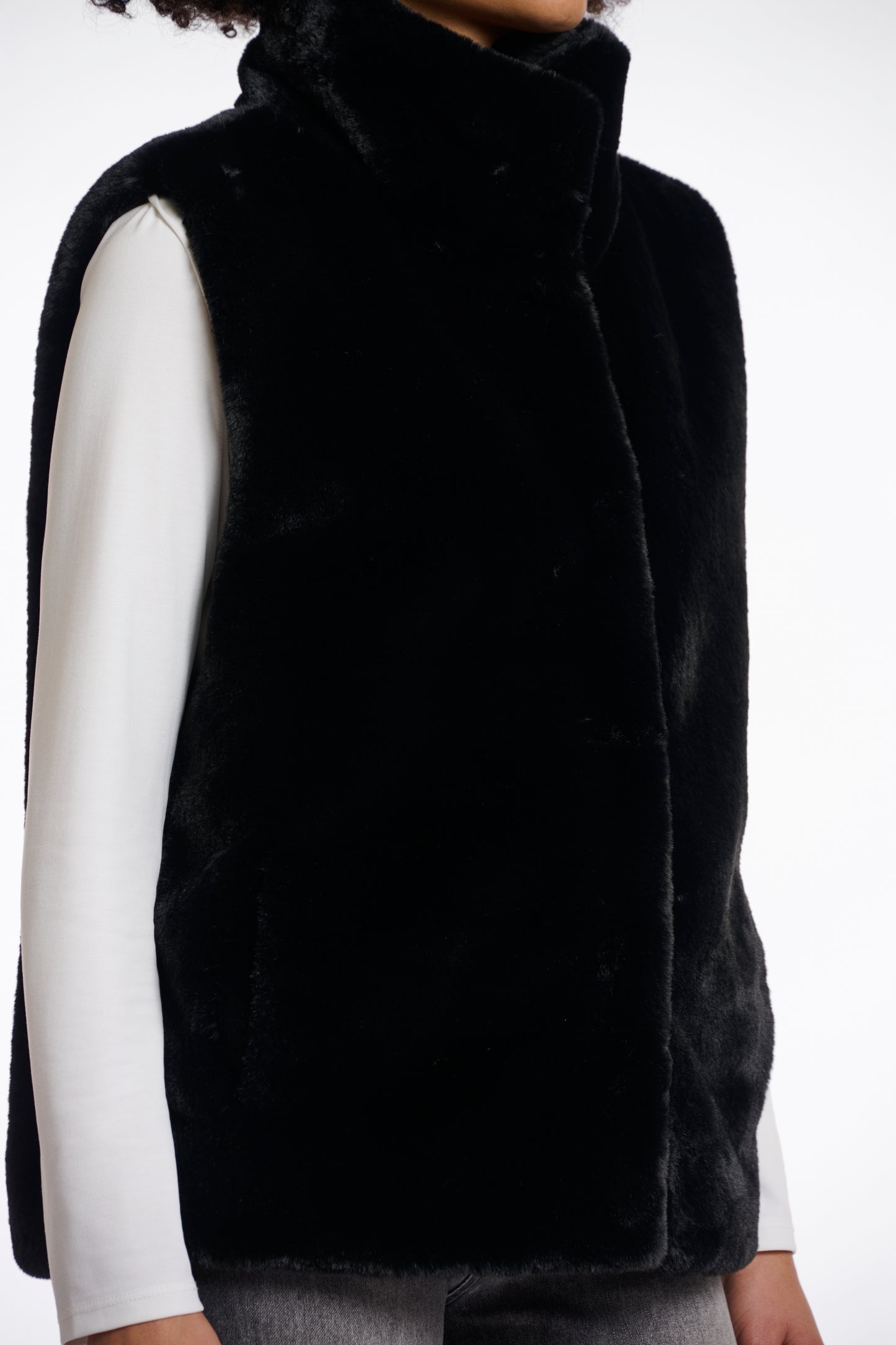Waistcoat Rino&Pelle Lison short faux fur - Black