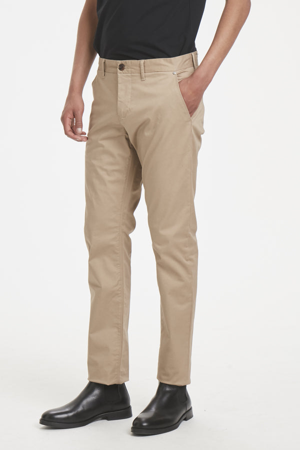 Broek Matinique Chino Pristu garment dyed satin