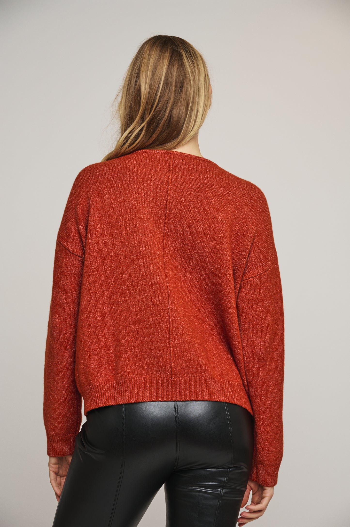 Trui Rino&Pelle Bloom round neck sweater with visible seams - Russet