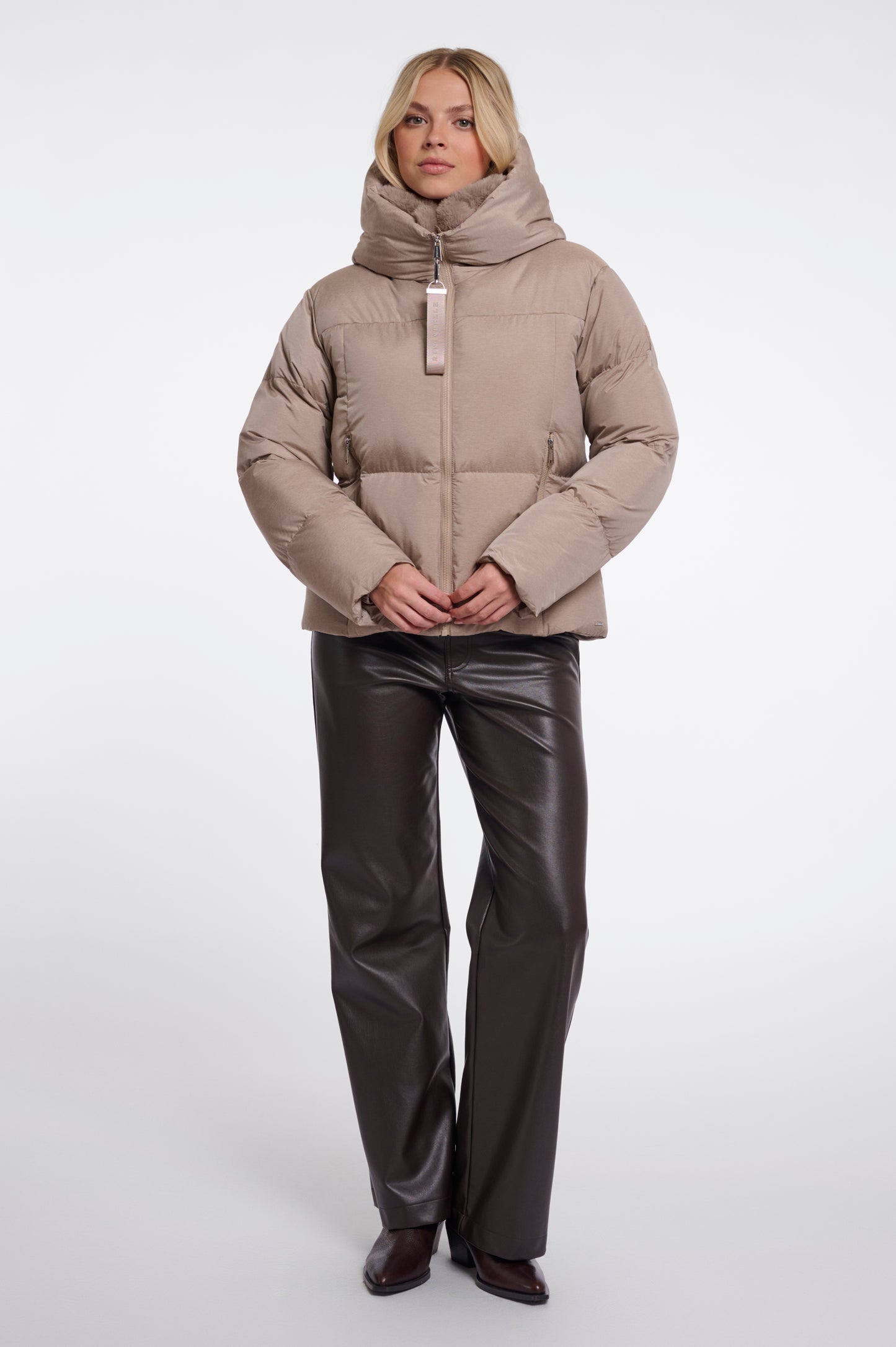 Jas Rino&Pelle Joni padded with detachable collar - Mocha latte
