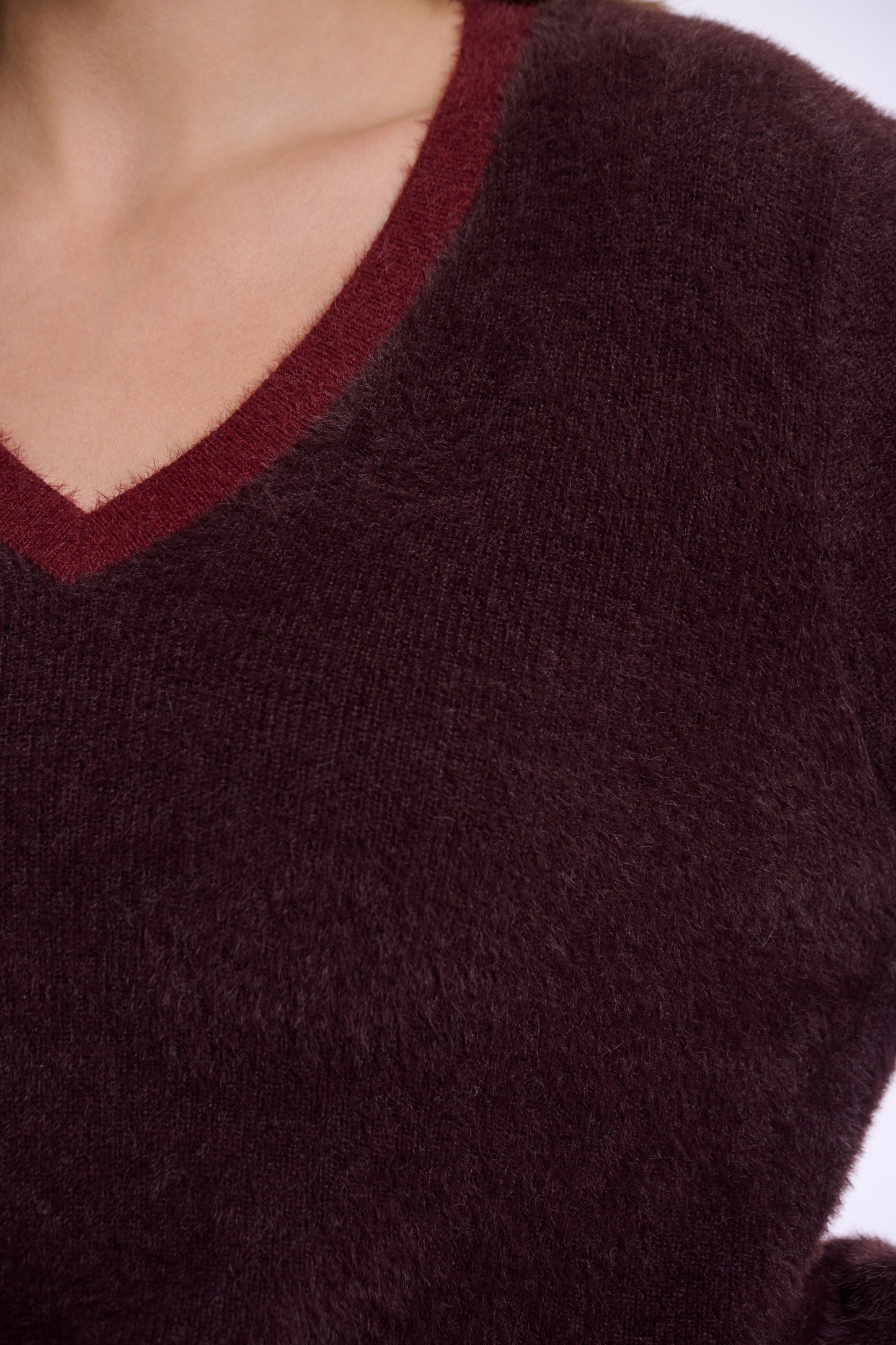 Pullover Rino&Pelle Keath long sleeve V-neck - Fudge sangria