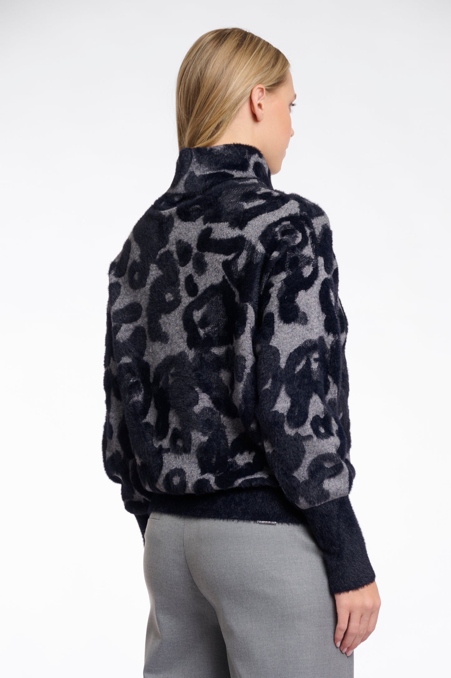 Trui Rino&Pelle Naura boxy turtleneck - grey black leo