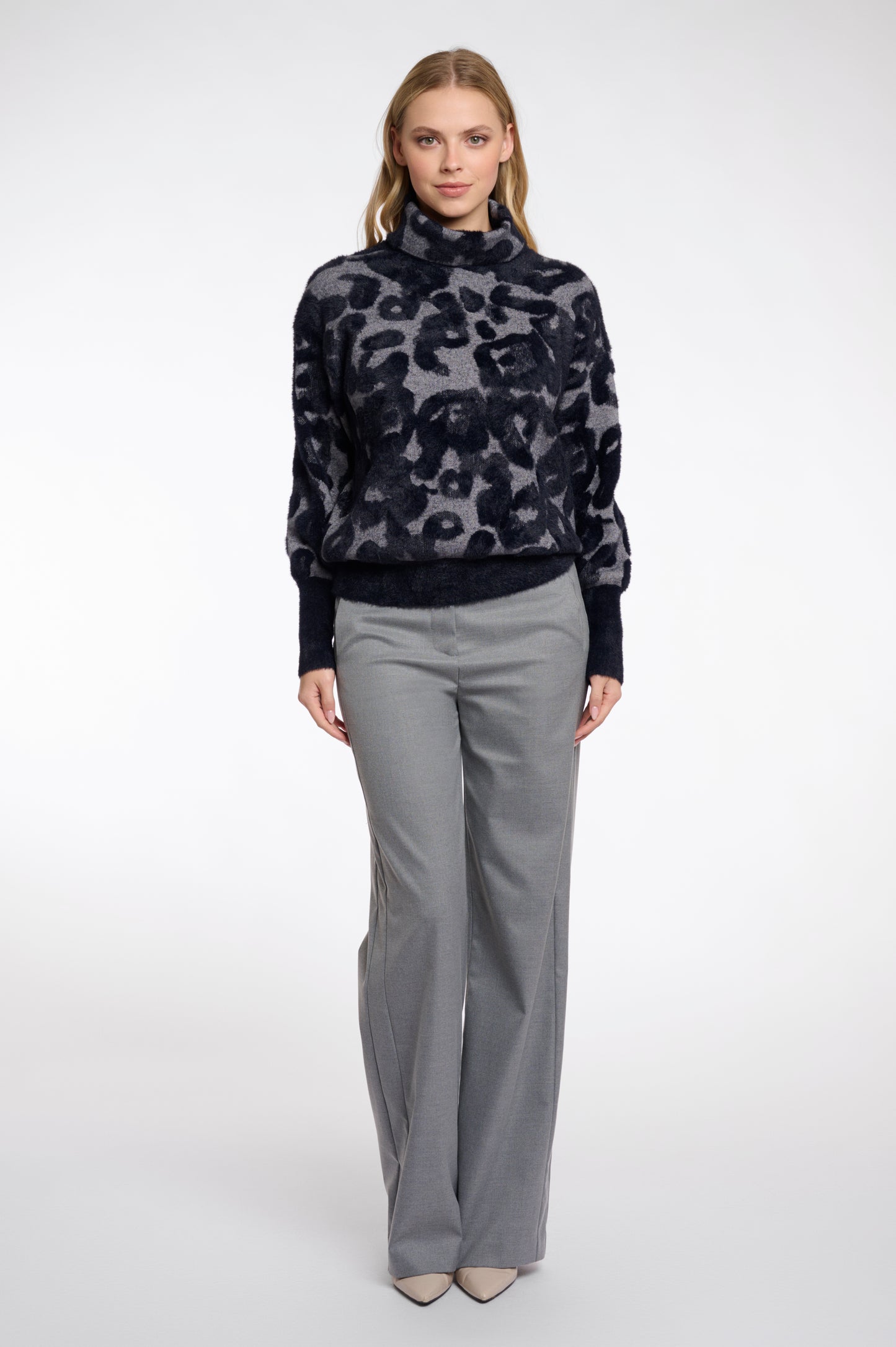Trui Rino&Pelle Naura boxy turtleneck - grey black leo