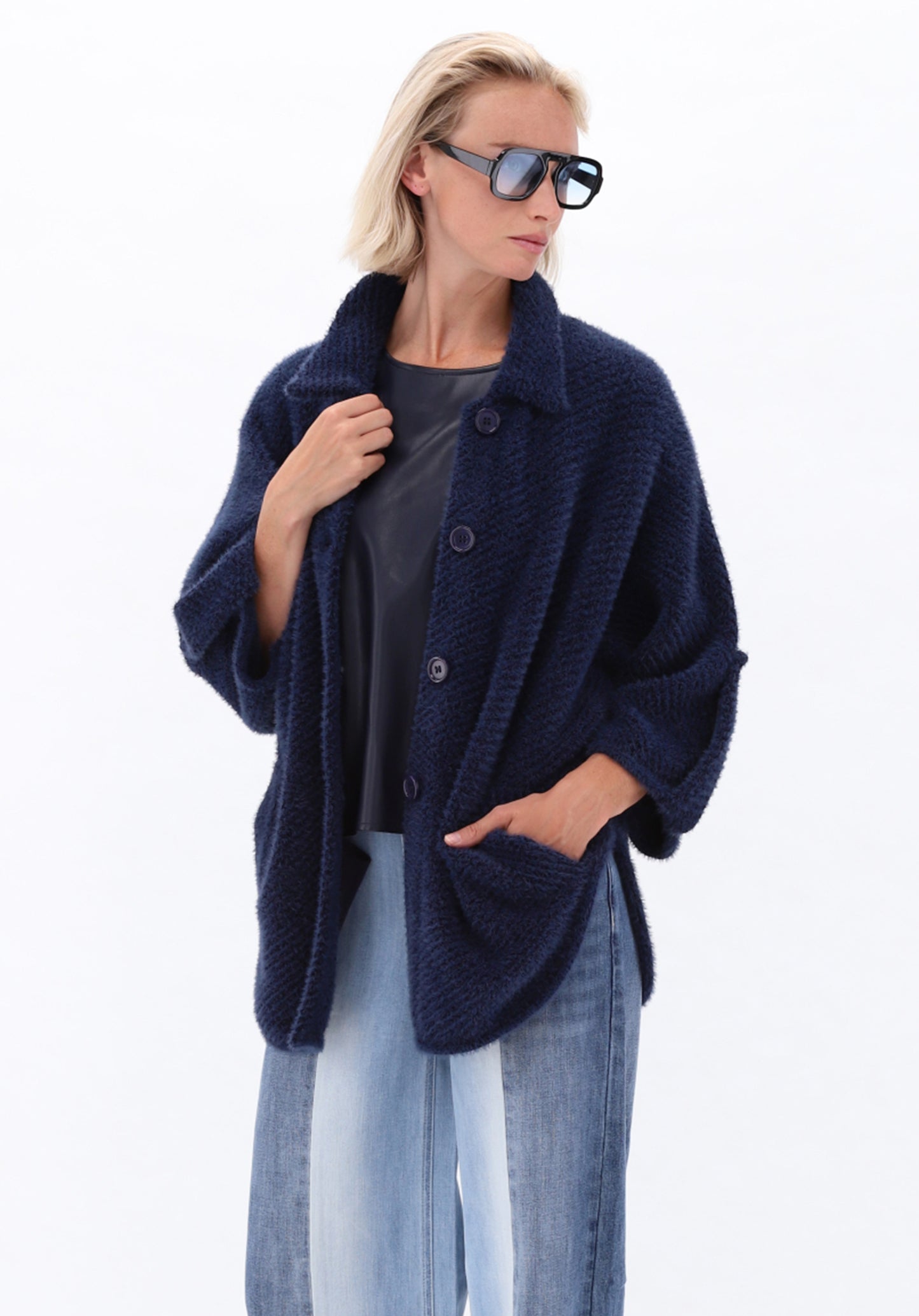 Cardigan K-Design D842L gebreide cape met knopen - Navy
